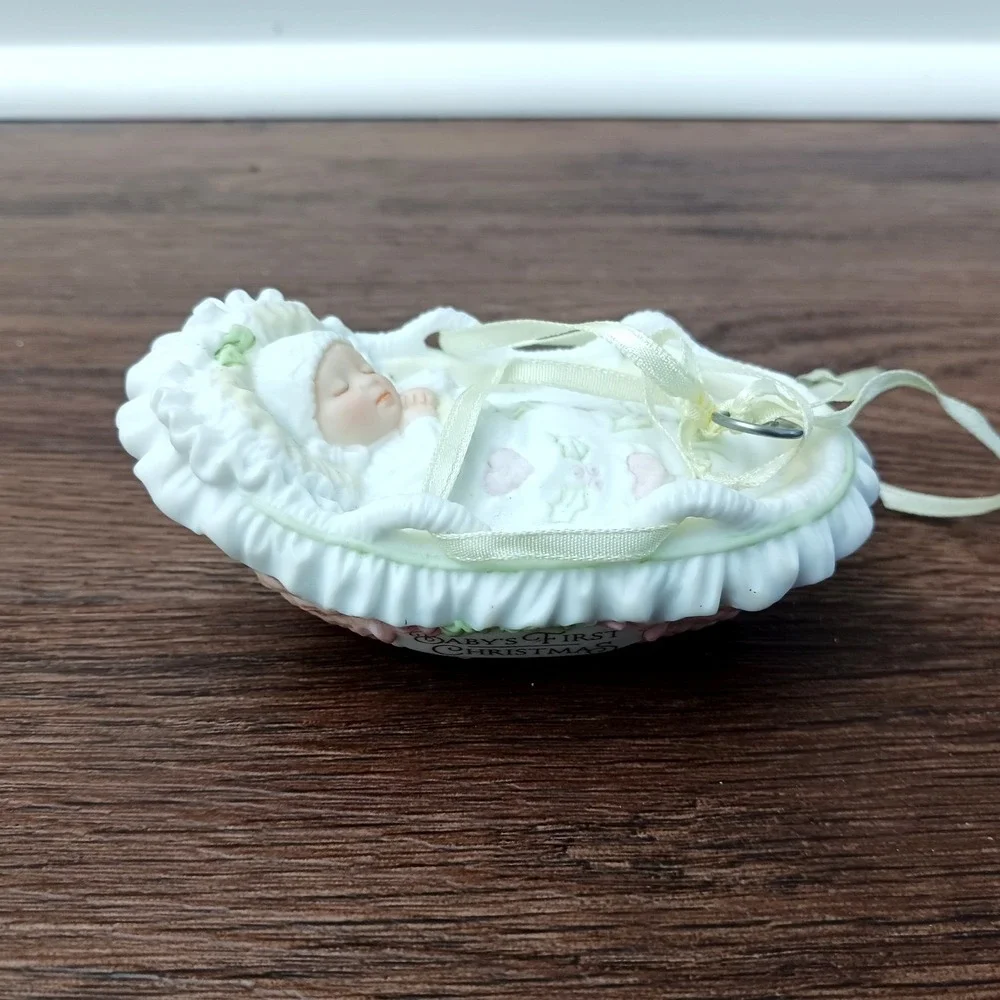 1992 Hallmark Keepsake‎ Ornament BABY'S FIRST CHRISTMAS Swinging Basket